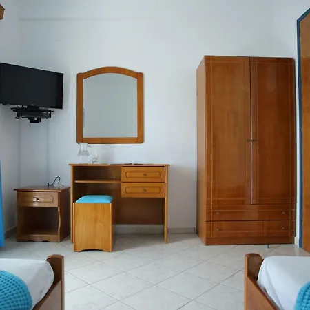 Theocharis Bros - Áyios Nikítas