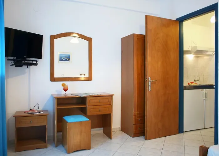 Theocharis Bros - Apartman *